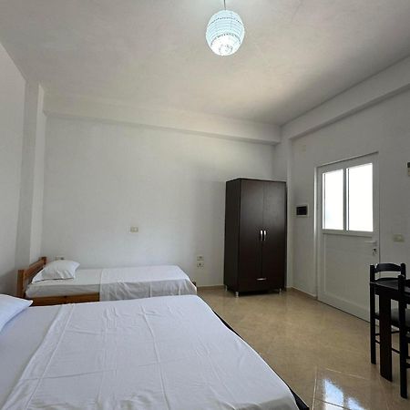 Dane Apartment Ksamil Esterno foto