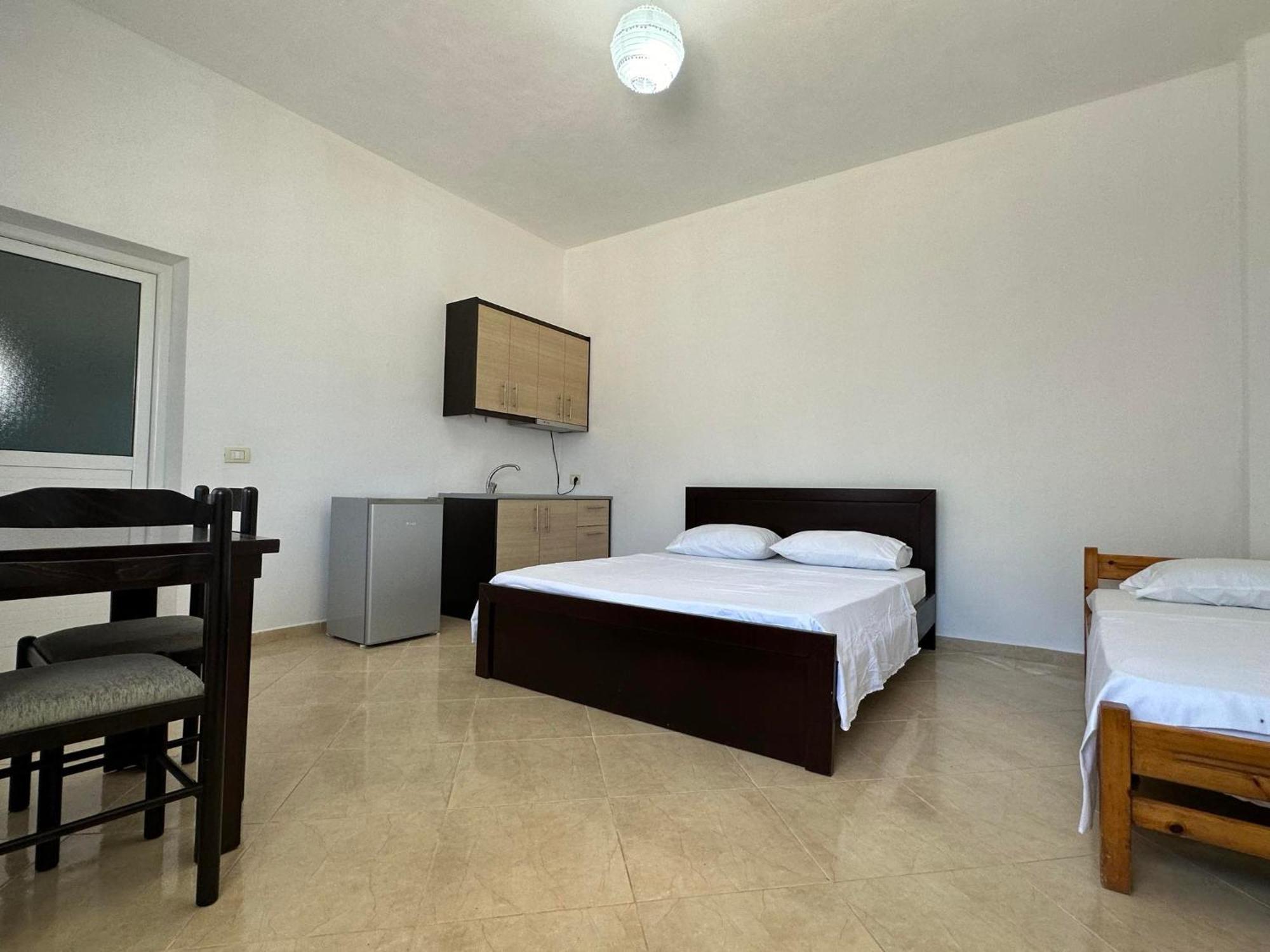 Dane Apartment Ksamil Esterno foto