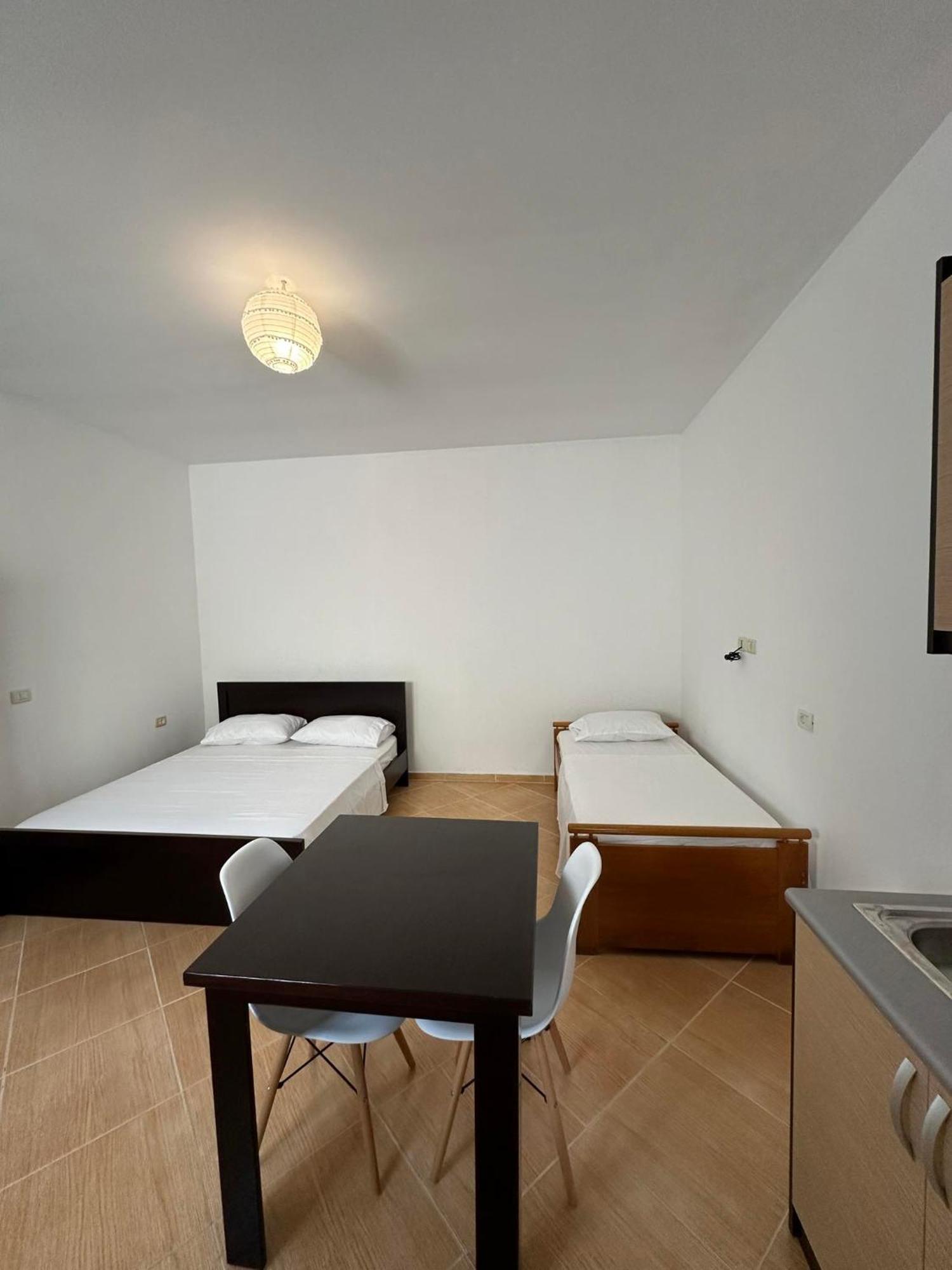 Dane Apartment Ksamil Esterno foto